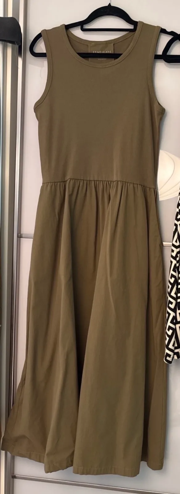 Syndicate Sommerkleid Olive - Gr. XS