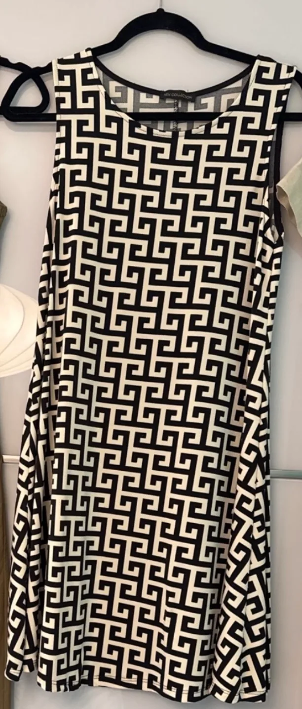 Sommerkleid mit grafischem Print – Schwarz/Ivory – Gr. S