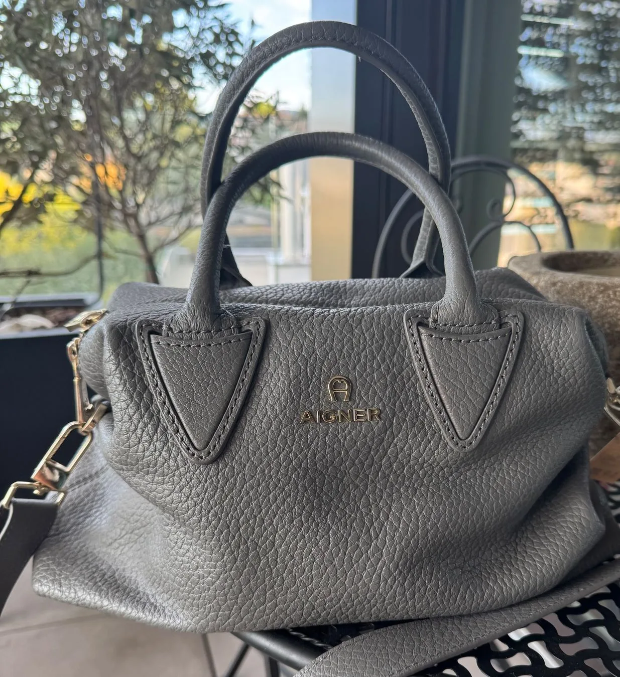 NEU - AIGNER Ledertasche – edles Mausgrau