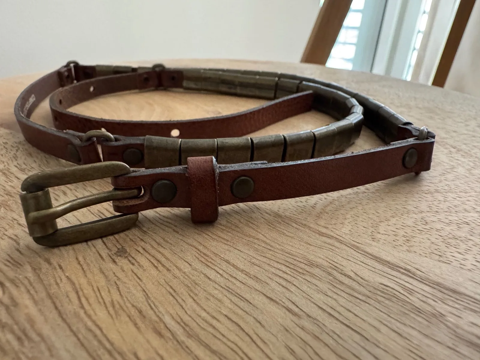 Comptoir des Cotonniers Ledergürtel – Cognacbraun mit goldfarbenen Details - Gr. 85