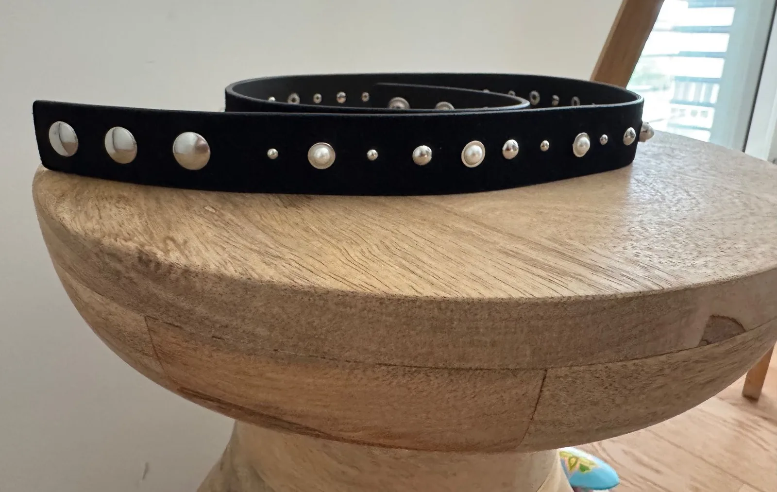 Claudie Pierlot Wildledergürtel mit Perlen – Schwarz - Gr. 80